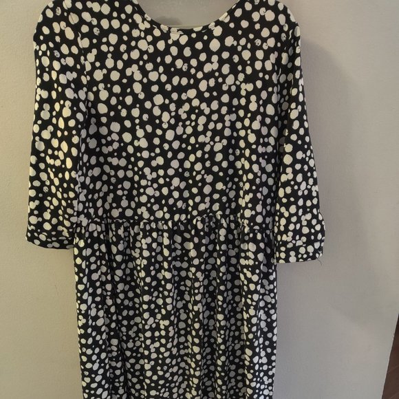 White polka dot dress - Picture 1 of 5